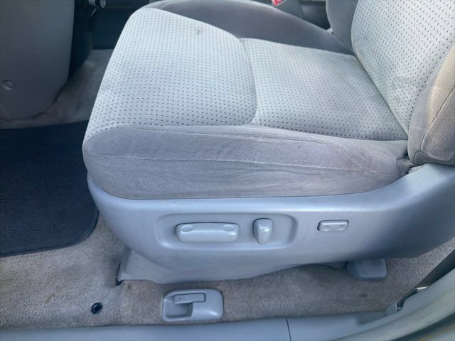 Used 2010 Toyota Sienna LE FWD image 19
