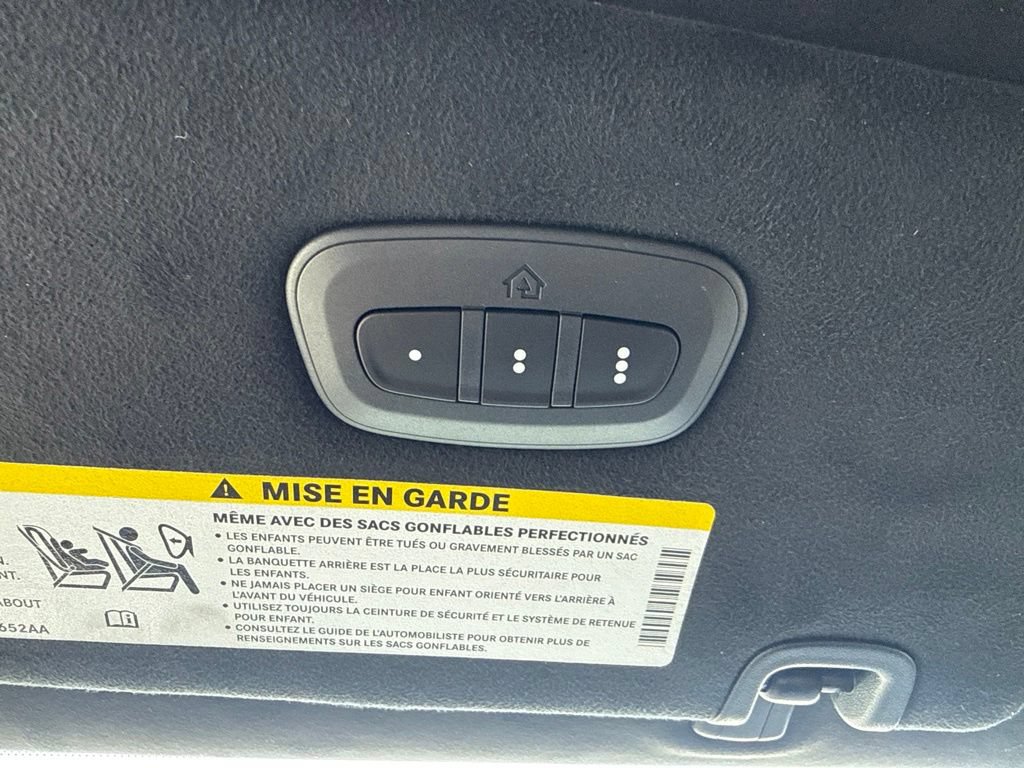Certified 2023 Chrysler Pacifica Pinnacle FWD image 30
