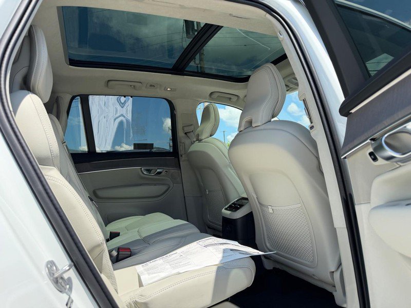 New 2026 Volvo XC90 T8 Ultra w/ Lounge Package AWD/4WD image 4