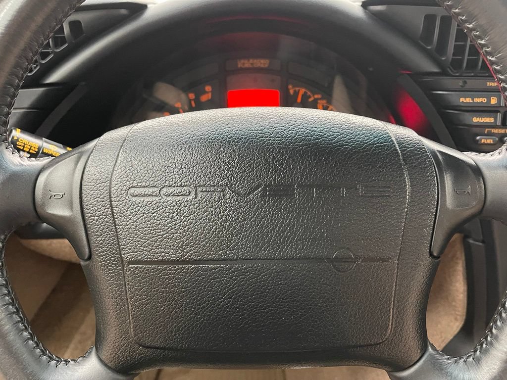 Used 1992 Chevrolet Corvette Convertible RWD image 23