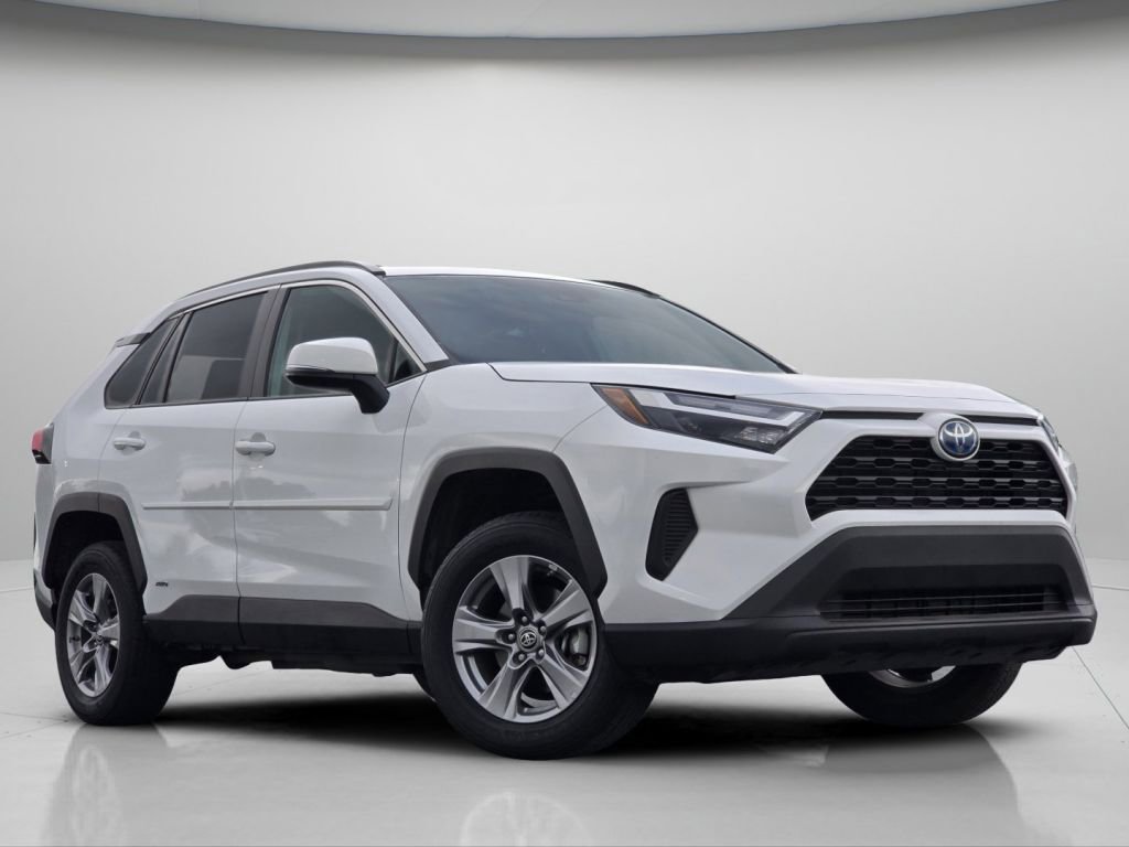 Used 2024 Toyota RAV4 LE AWD/4WD image 2