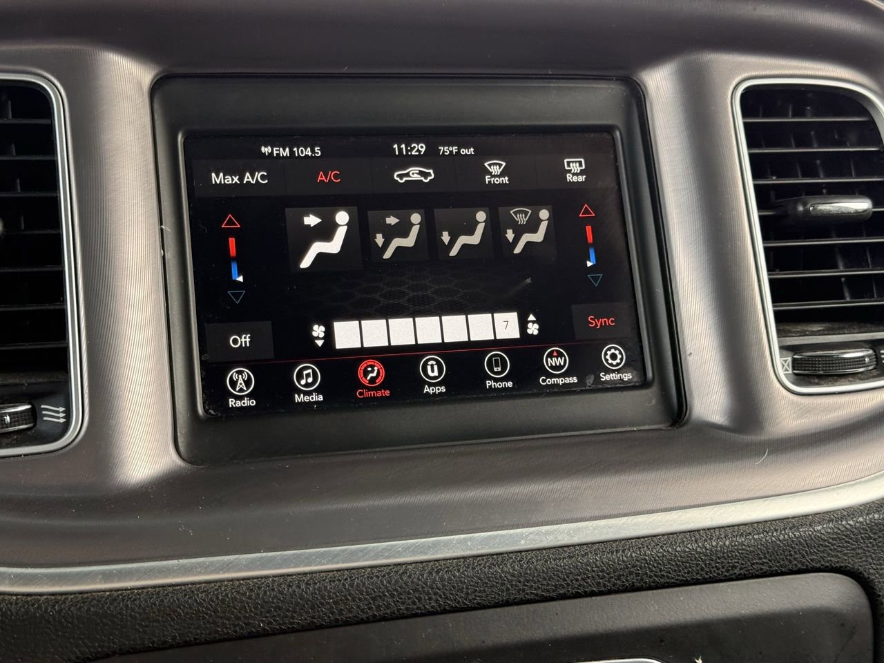 Used 2022 Dodge Charger SXT image 17