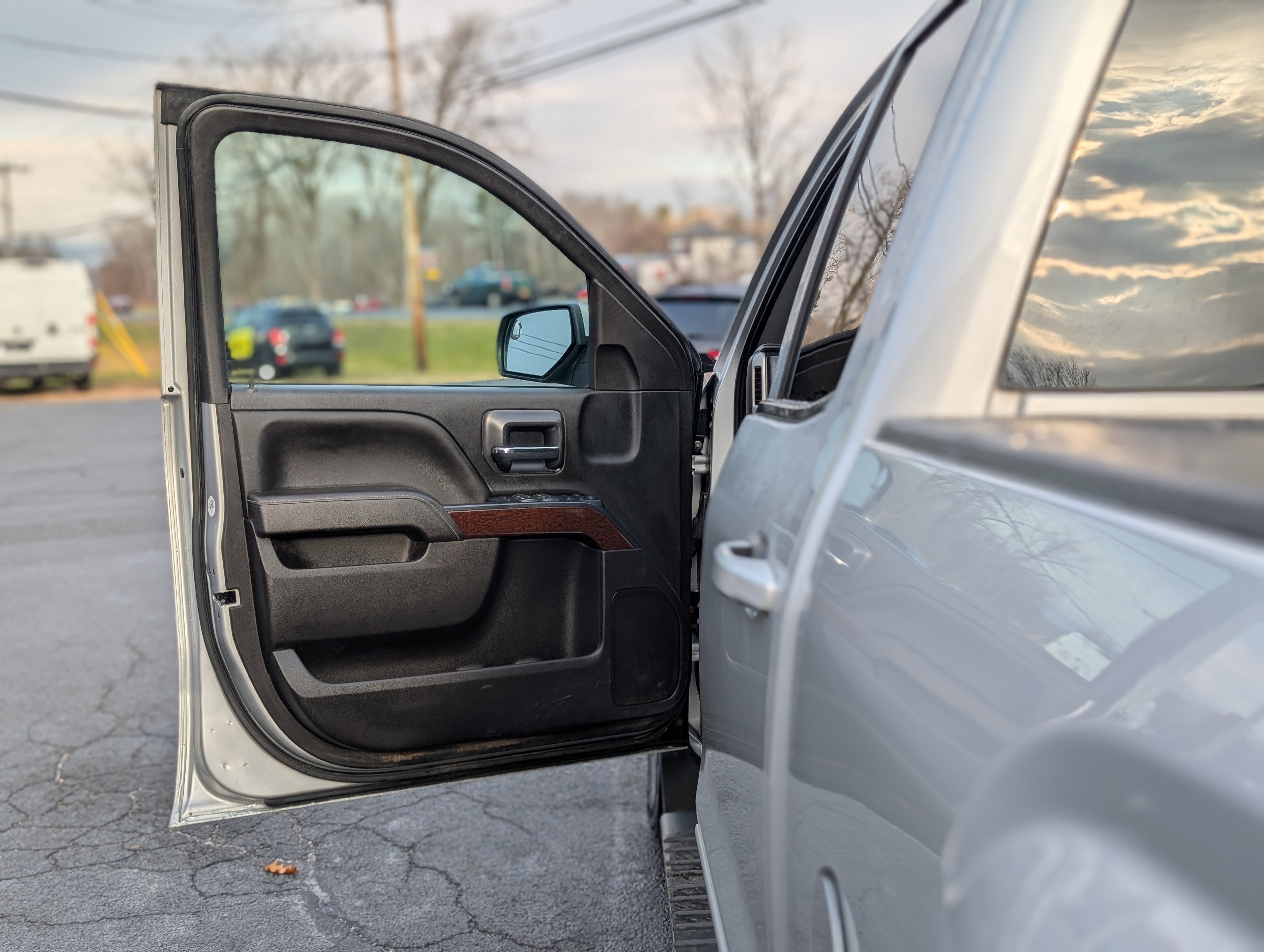 Used 2018 GMC Sierra 1500 SLE w/ SLE Value Package image 27