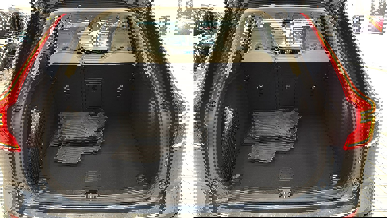 Used 2025 Volvo XC60 T8 Core w/ Protection Package Premier image 29