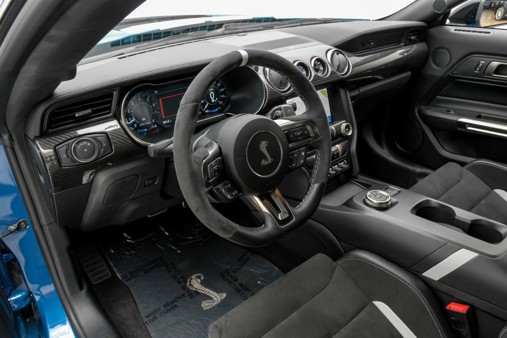 Used 2021 Ford Mustang Shelby GT500 w/ Carbon Fiber Track Pack RWD image 6