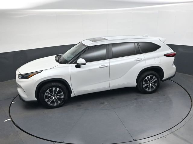Used 2023 Toyota Highlander XLE image 21