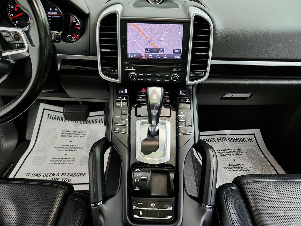 Used 2017 Porsche Cayenne Platinum Edition image 22