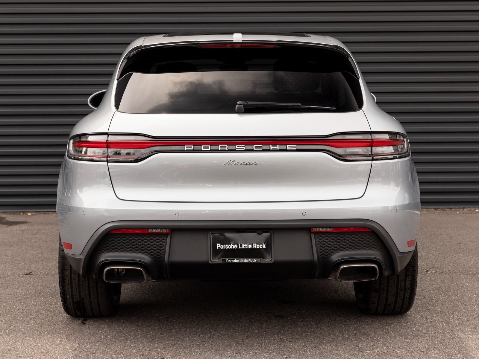 Certified 2025 Porsche Macan image 6