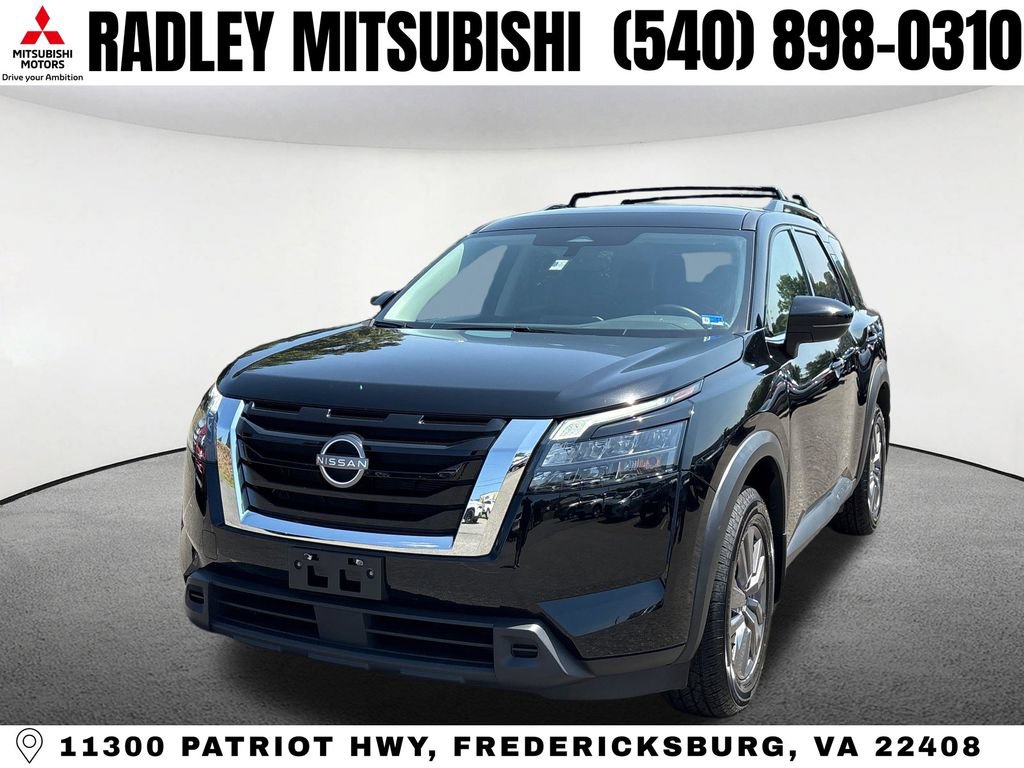 Used 2024 Nissan Pathfinder SV