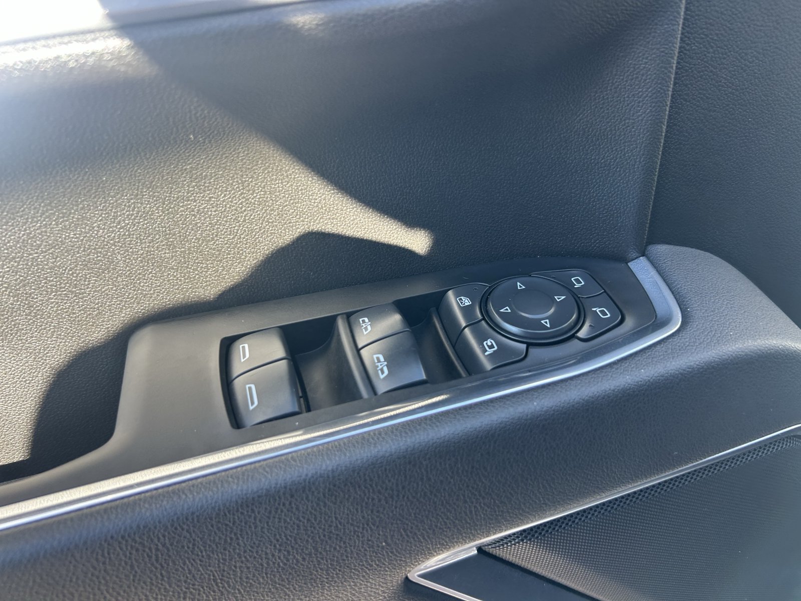 Certified 2025 GMC Sierra 1500 SLT RWD image 29