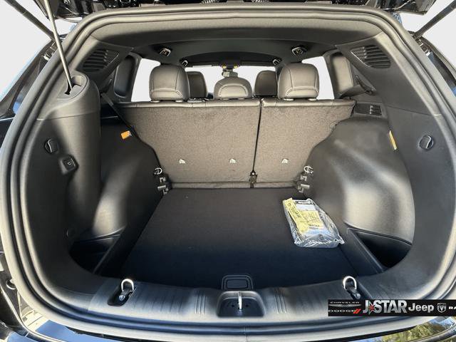 New 2026 Jeep Compass Limited image 32