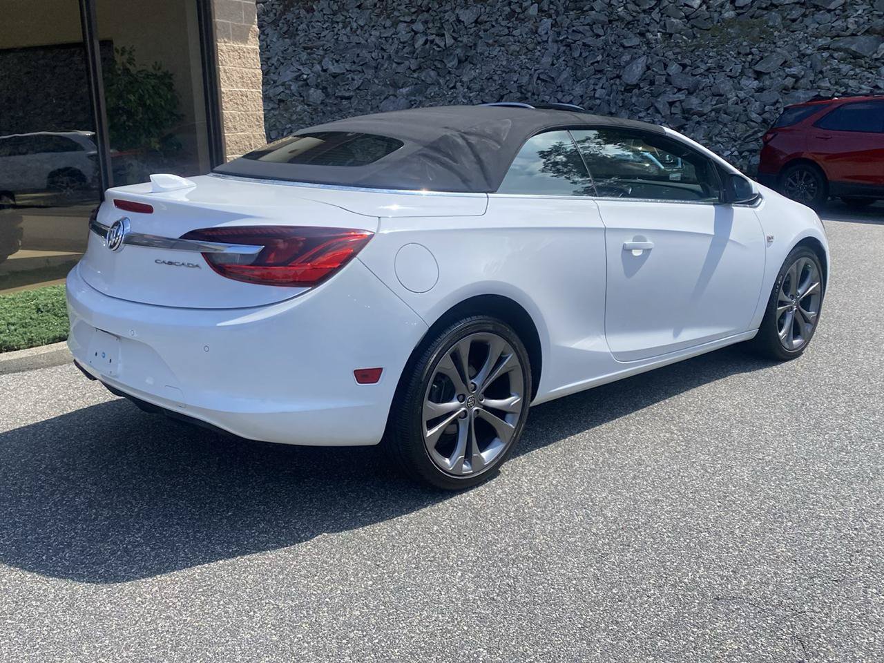 Used 2019 Buick Cascada Premium FWD image 34