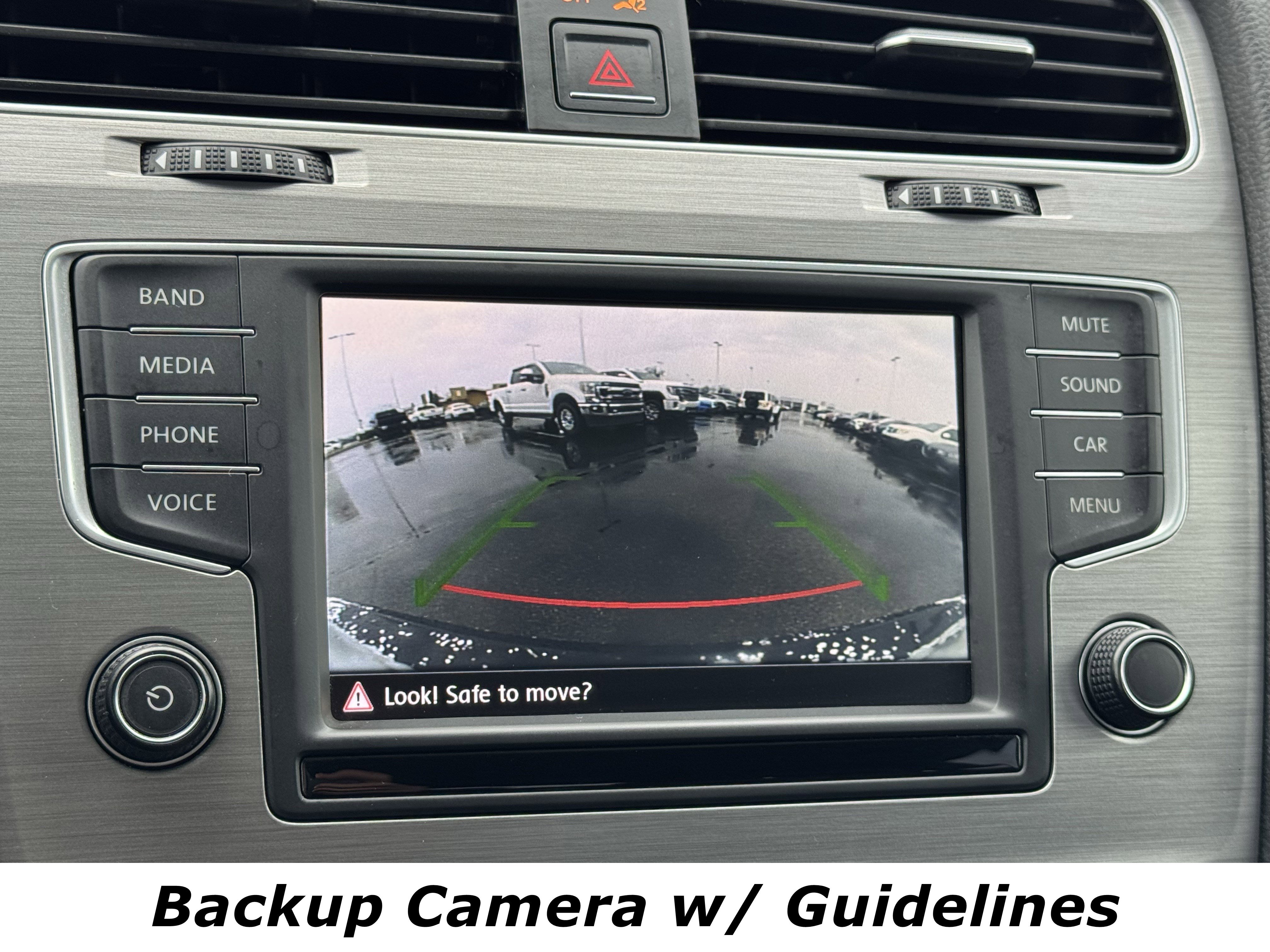 Used 2016 Volkswagen Golf SE image 8