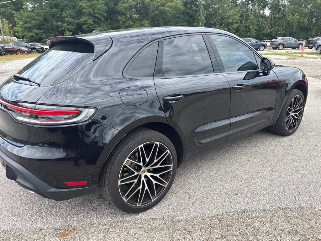 Used 2024 Porsche Macan AWD/4WD image 4