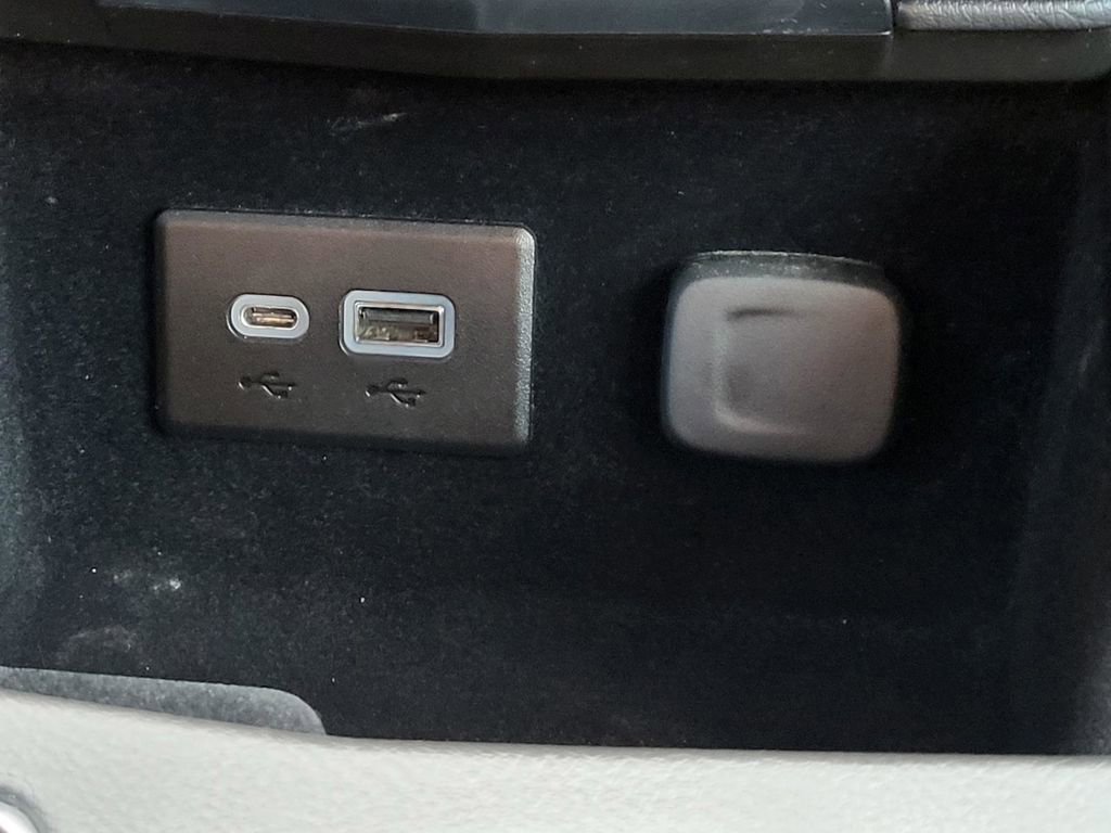 Used 2023 Cadillac XT4 Premium Luxury w/ Cold Weather Package image 26