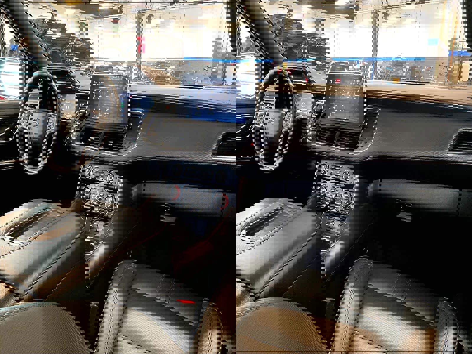 Used 2024 Chevrolet Suburban RST w/ Luxury Package image 14