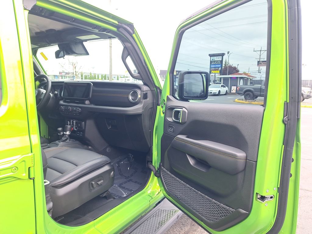 Used 2025 Jeep Gladiator Sport AWD/4WD image 16