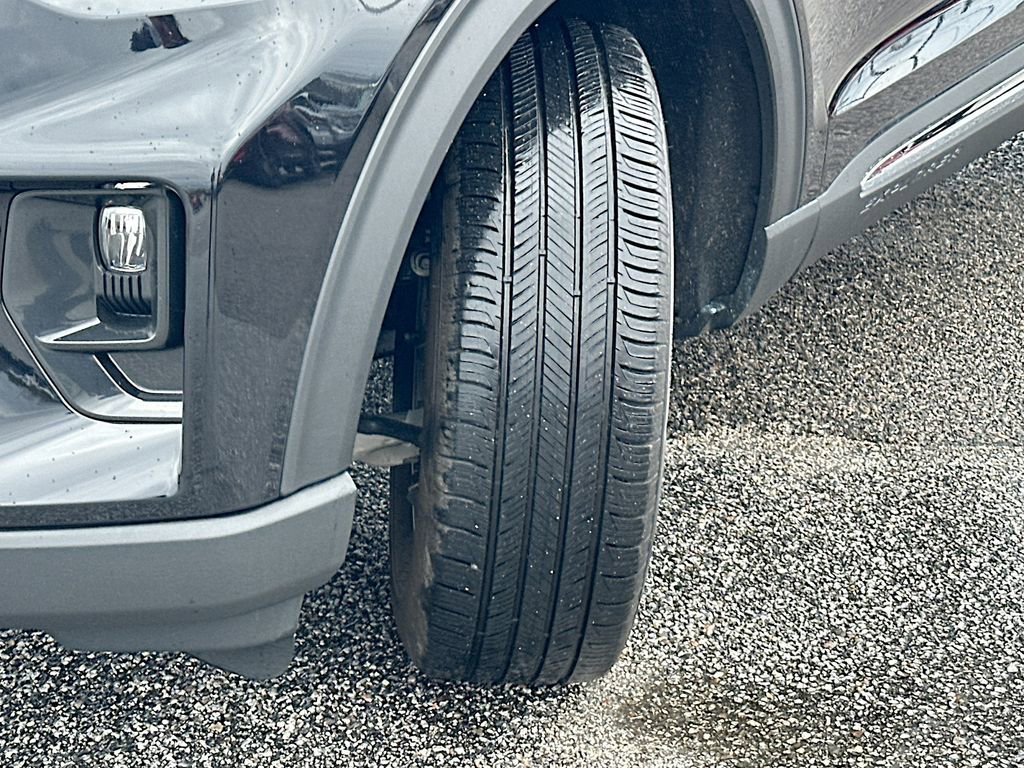 Certified 2025 Ford Explorer Active w/ Active Comfort Package image 25