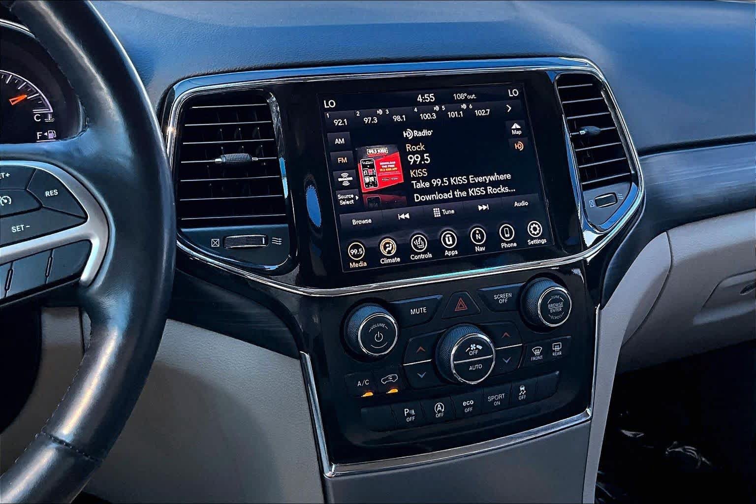 Used 2022 Jeep Grand Cherokee Laredo E w/ Security & Convenience Group AWD/4WD image 7
