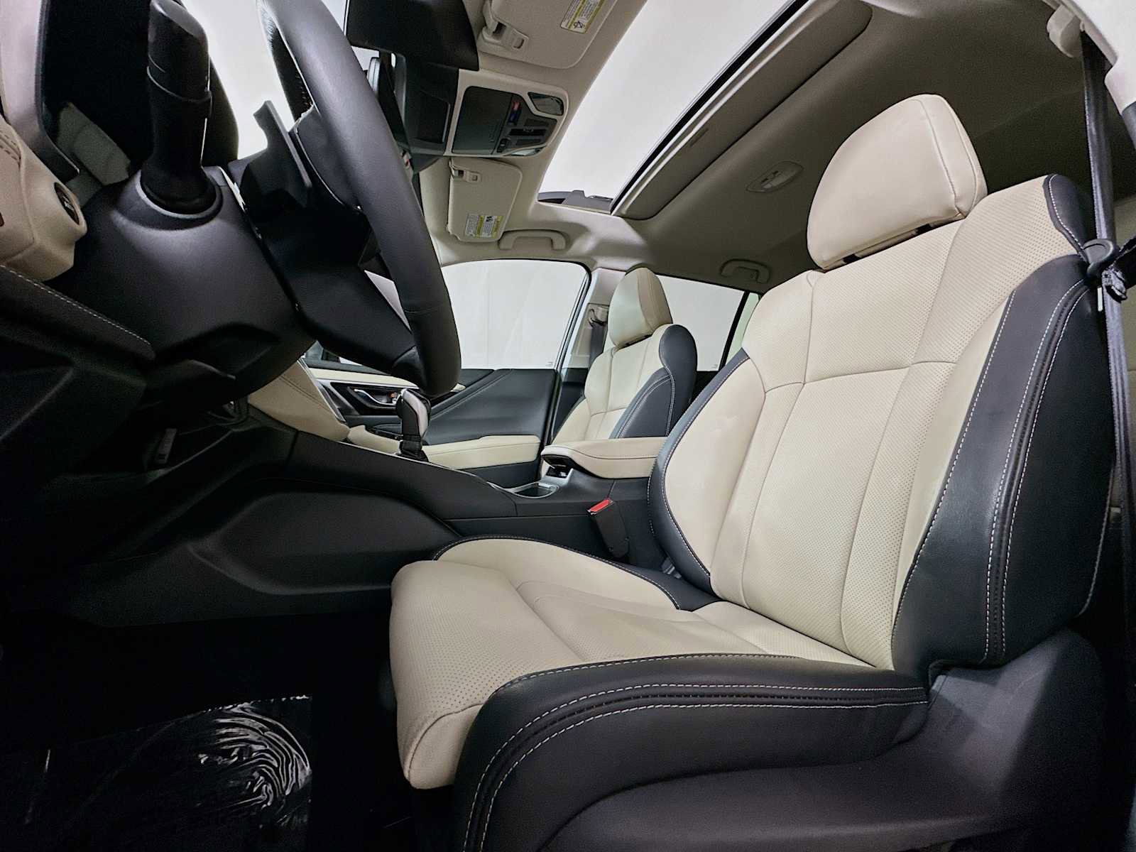 Certified 2025 Subaru Outback Limited AWD/4WD image 19