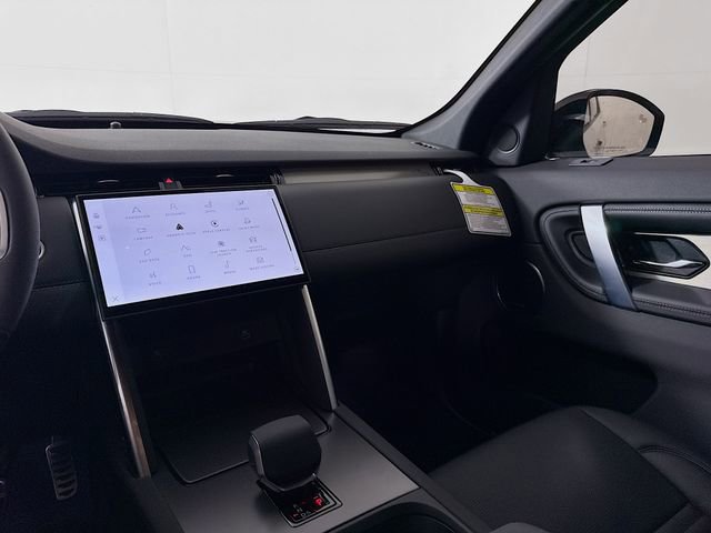 New 2026 Land Rover Discovery Sport Landmark image 25