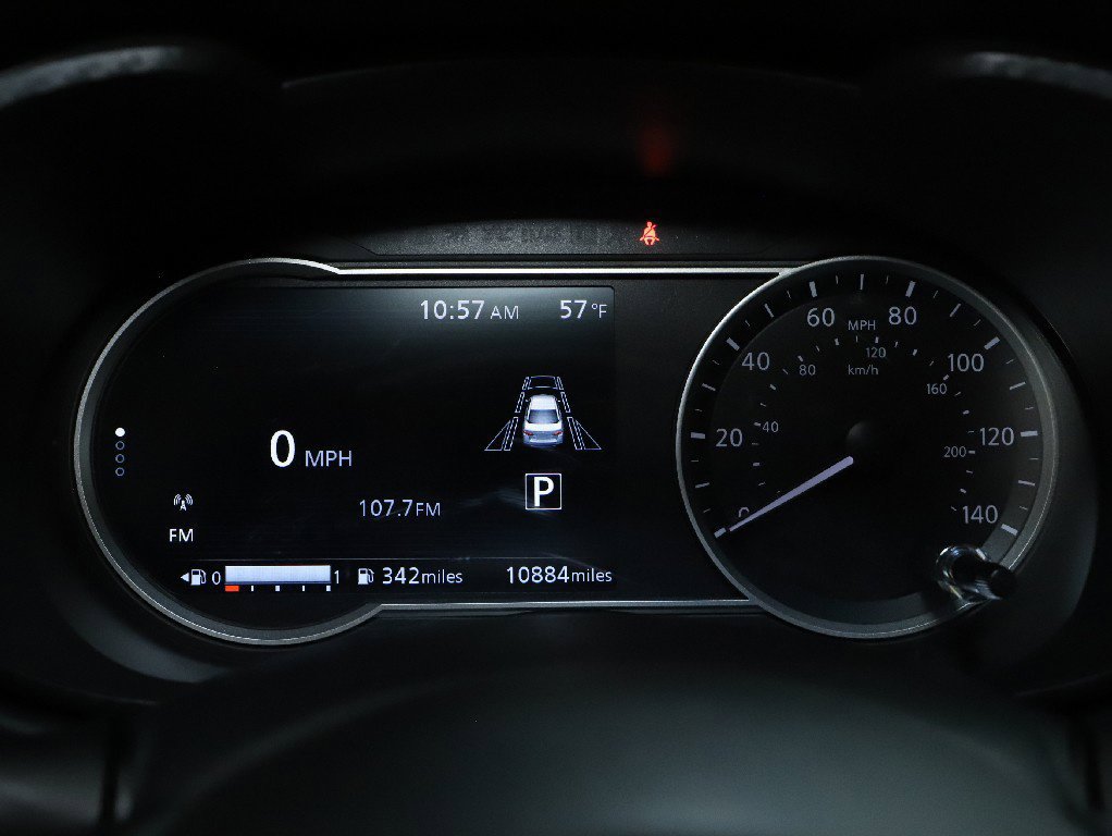Used 2025 Nissan Versa SR w/ Trunk Package FWD image 24