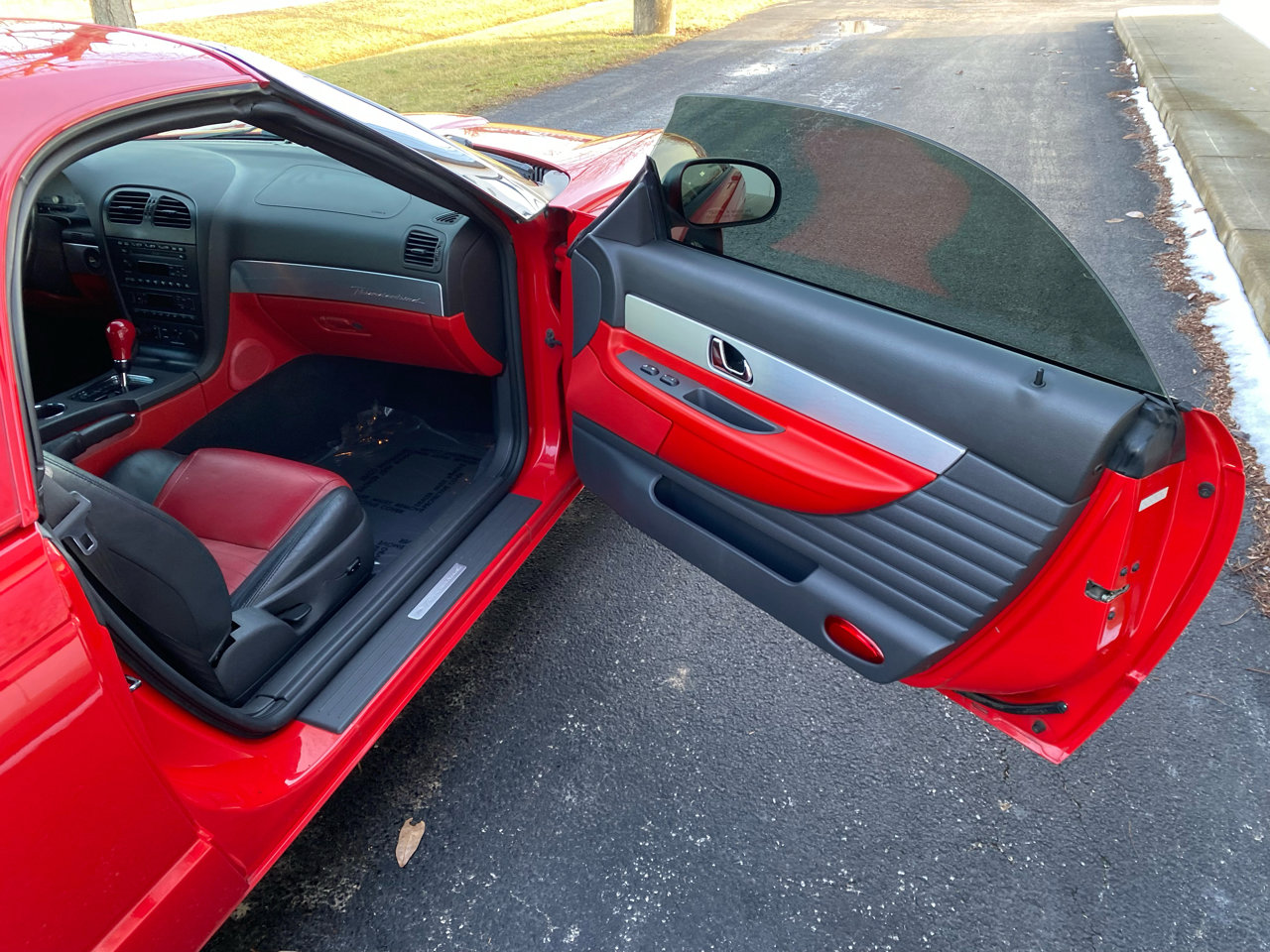 Used 2002 Ford Thunderbird Deluxe image 14