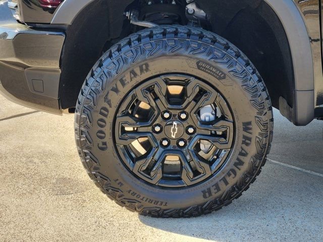 Used 2024 Chevrolet Silverado 1500 ZR2 w/ Technology Package image 17