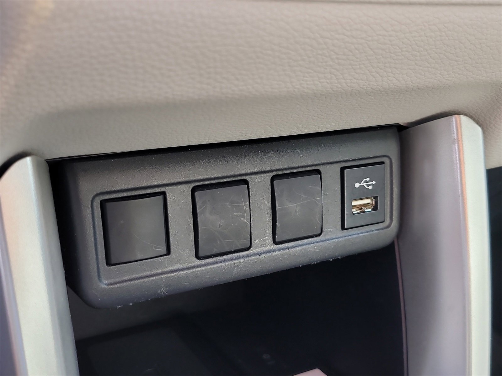 Used 2022 Toyota Corolla Cross LE image 25