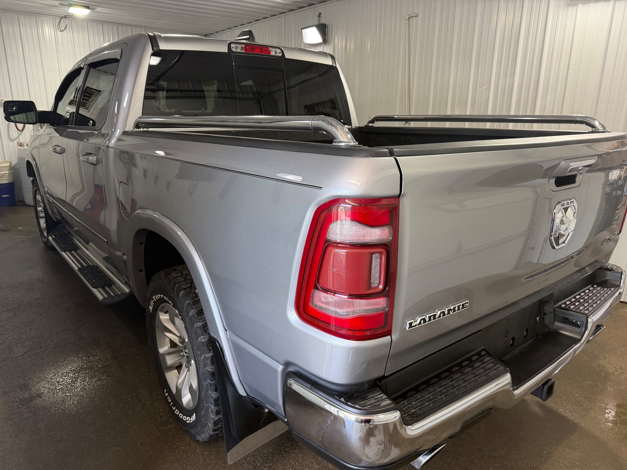 Used 2019 RAM 1500 Laramie AWD/4WD image 5