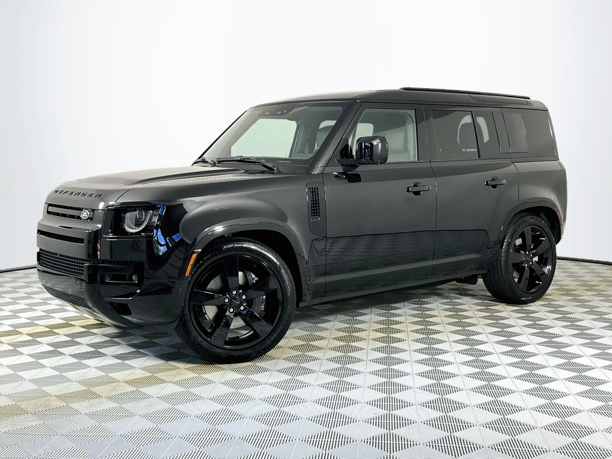 New 2026 Land Rover Defender 110 X-Dynamic SE AWD/4WD image 1