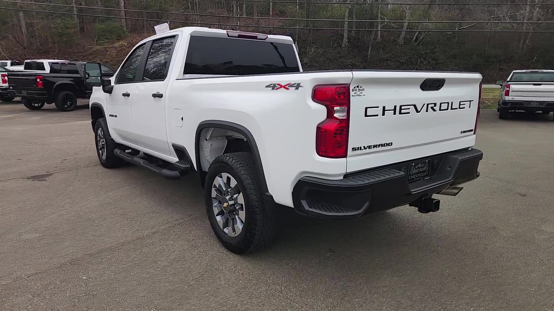 Used 2023 Chevrolet Silverado 2500 Custom w/ Custom Value Package image 3