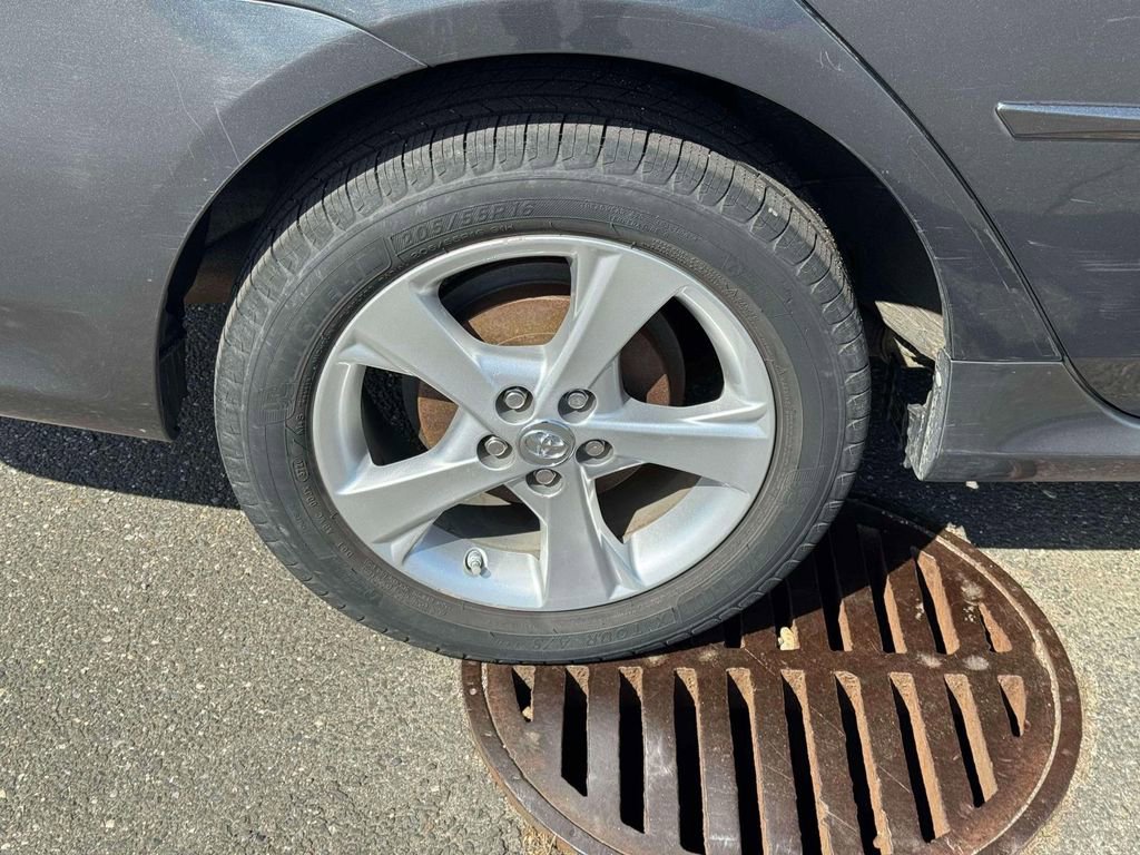 Used 2012 Toyota Corolla LE w/ Premium Pkg FWD image 10