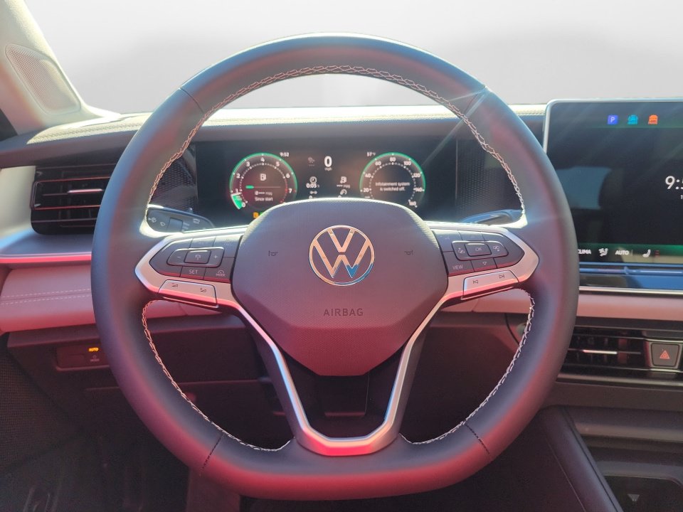 New 2026 Volkswagen Tiguan SE AWD/4WD image 10