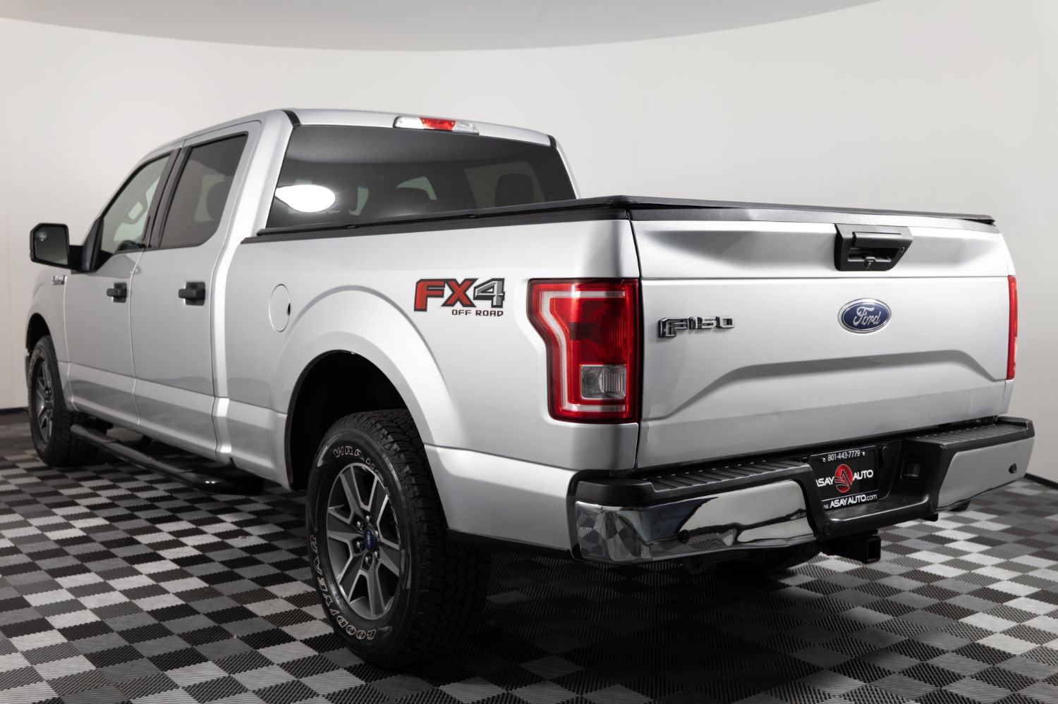 Used 2017 Ford F150 XLT w/ Equipment Group 301A Mid AWD/4WD image 5