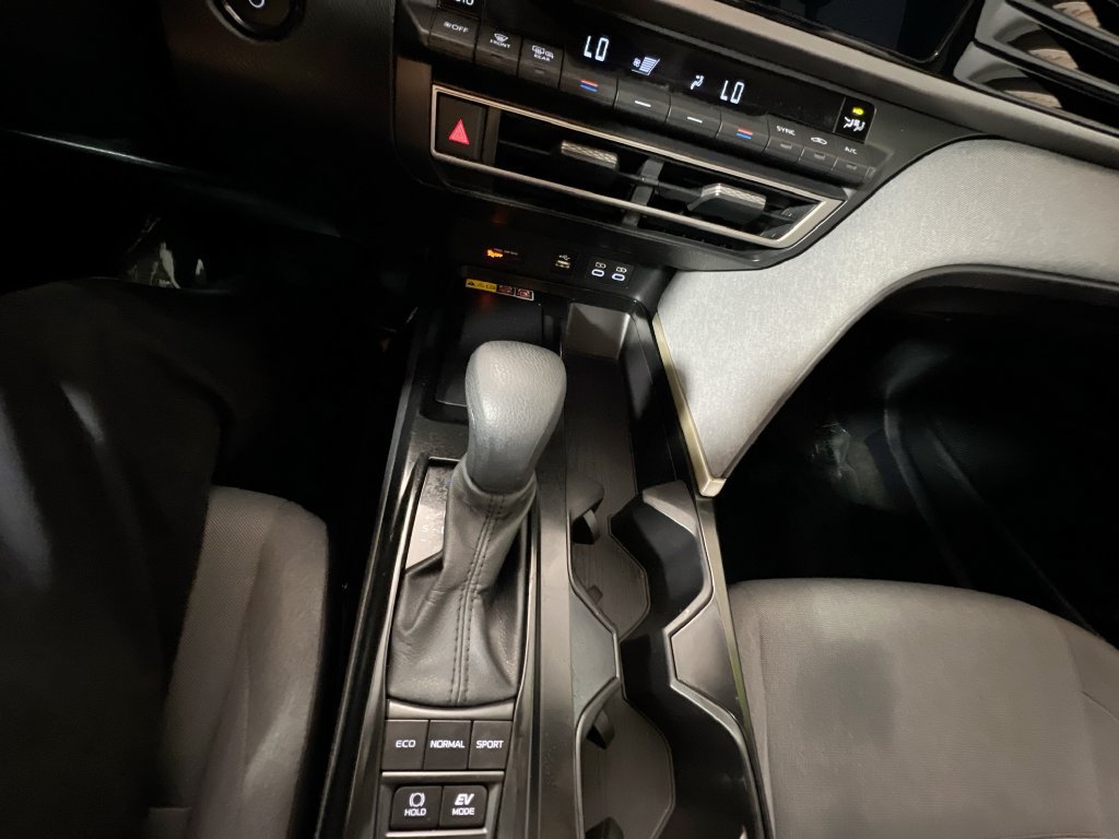 Used 2025 Toyota Camry LE FWD image 22