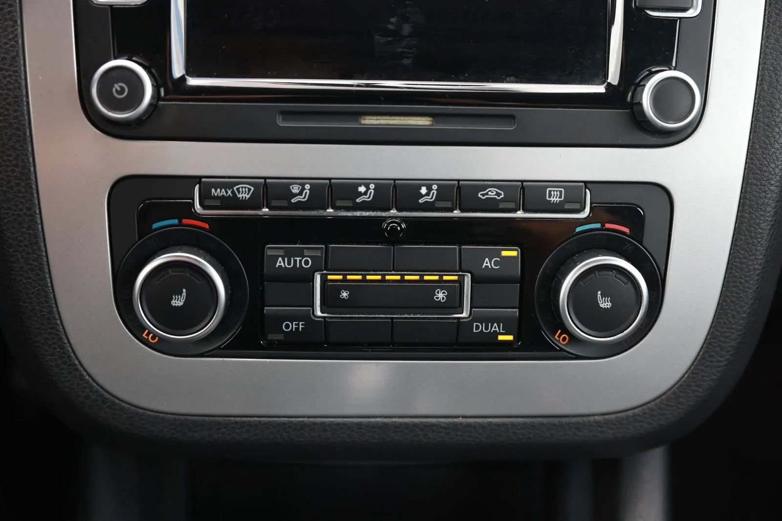 Used 2012 Volkswagen Eos Komfort FWD image 46