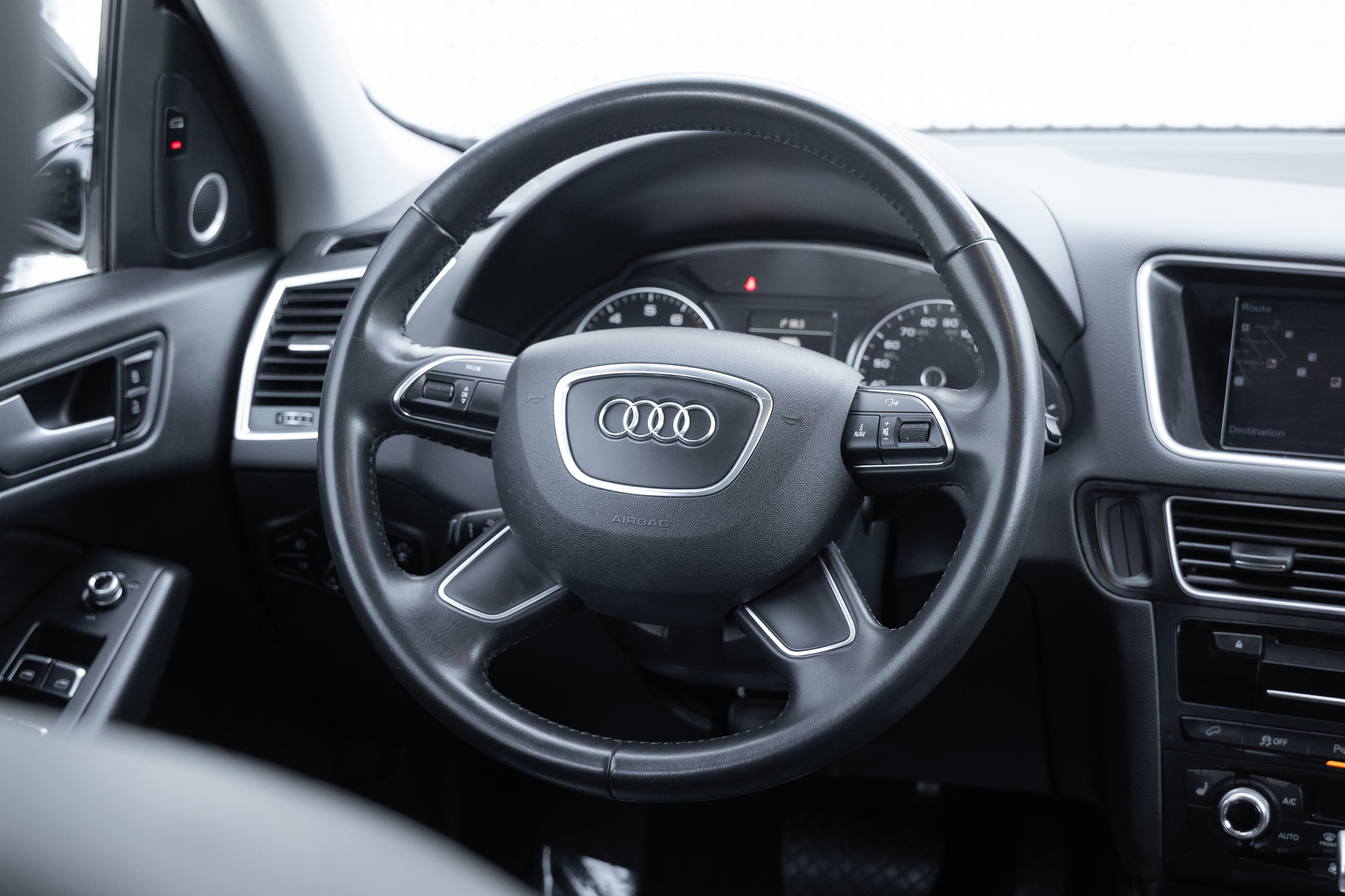 Used 2016 Audi Q5 2.0T Premium Plus w/ Technology Package image 9