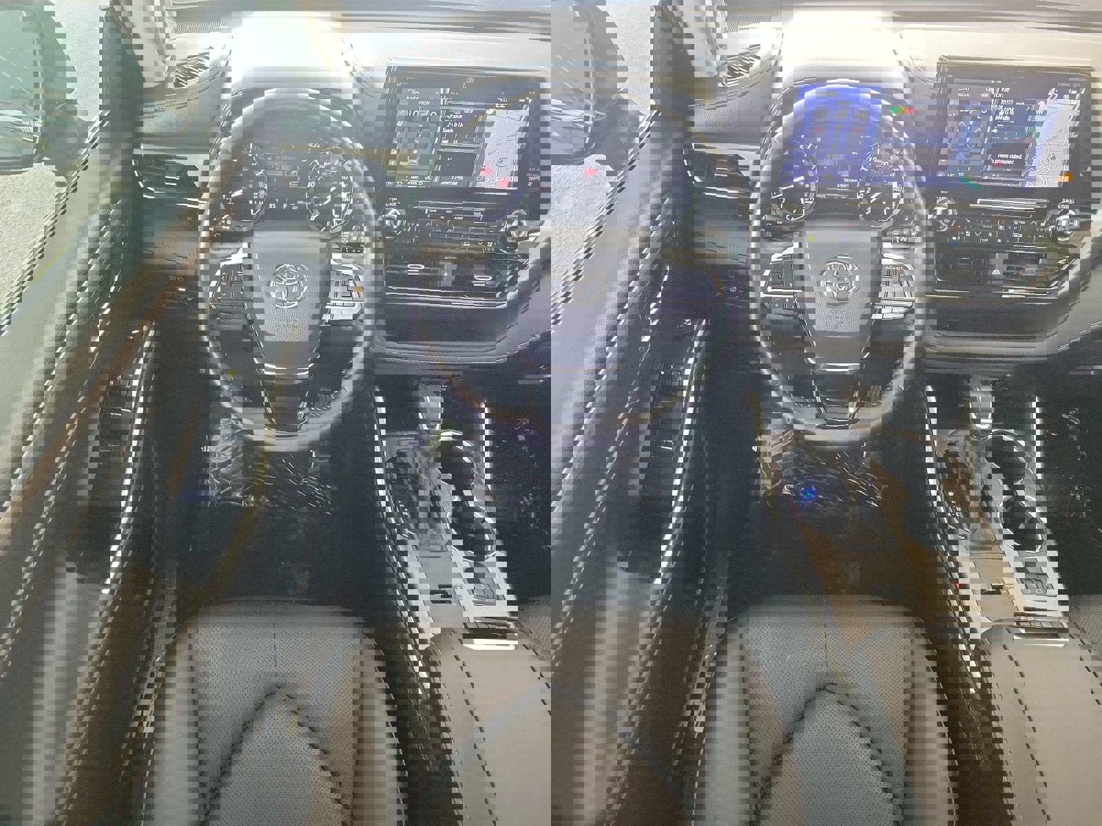 Used 2020 Toyota Highlander Limited FWD image 16