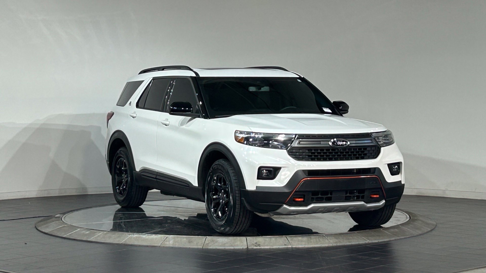 Used 2024 Ford Explorer Timberline w/ Timberline Technology Package AWD/4WD image 2