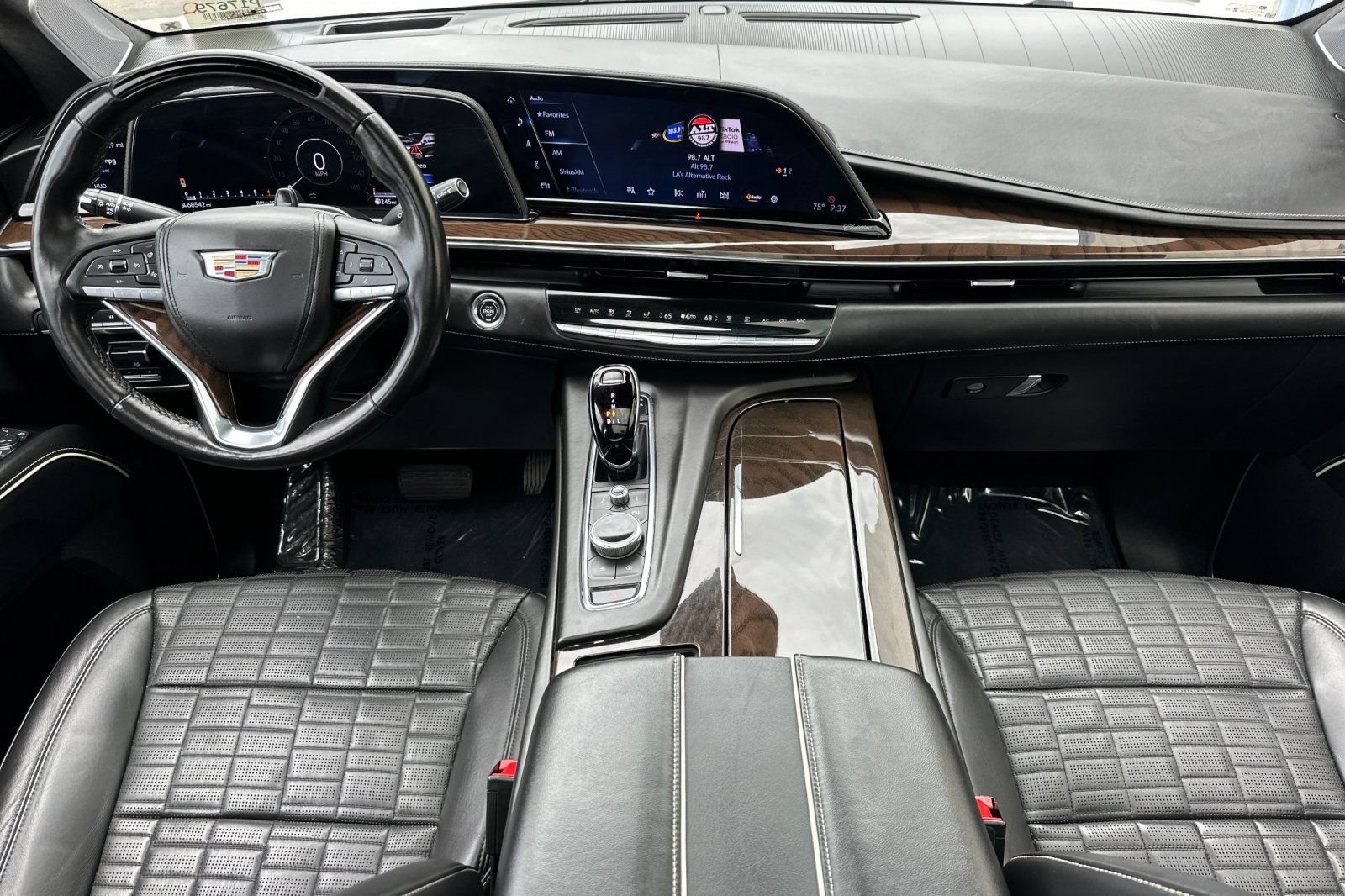 Certified 2023 Cadillac Escalade ESV Sport Platinum w/ Heavy-Duty Trailer Package AWD/4WD image 16