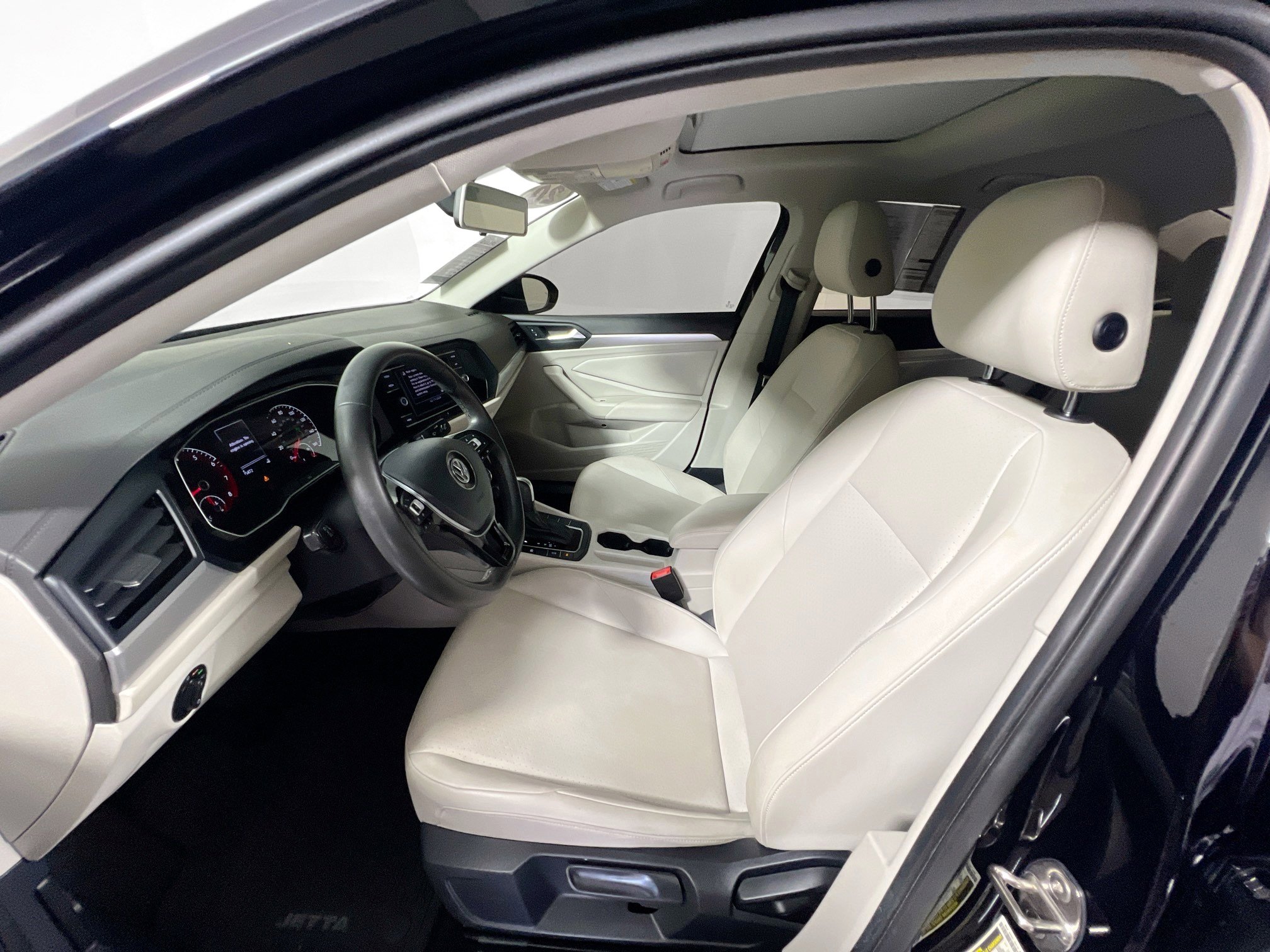 Used 2020 Volkswagen Jetta SE image 14