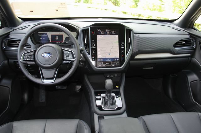 Used 2025 Subaru Forester Limited AWD/4WD image 35