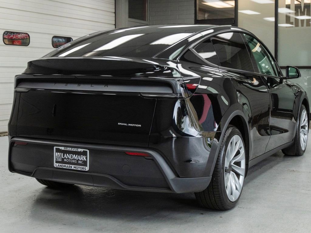 Used 2026 Tesla Model Y Long Range AWD/4WD image 28