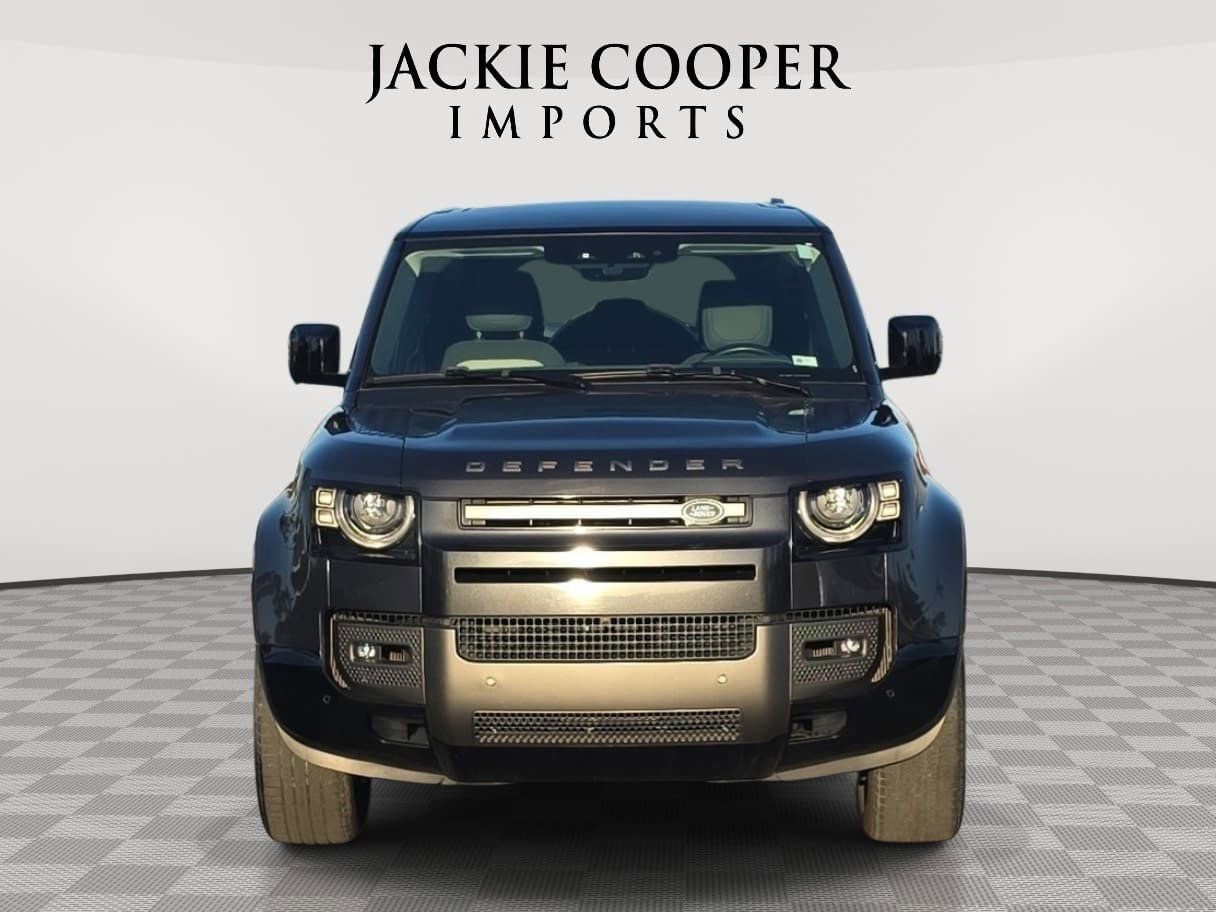 Used 2024 Land Rover Defender 110 X-Dynamic SE AWD/4WD image 2