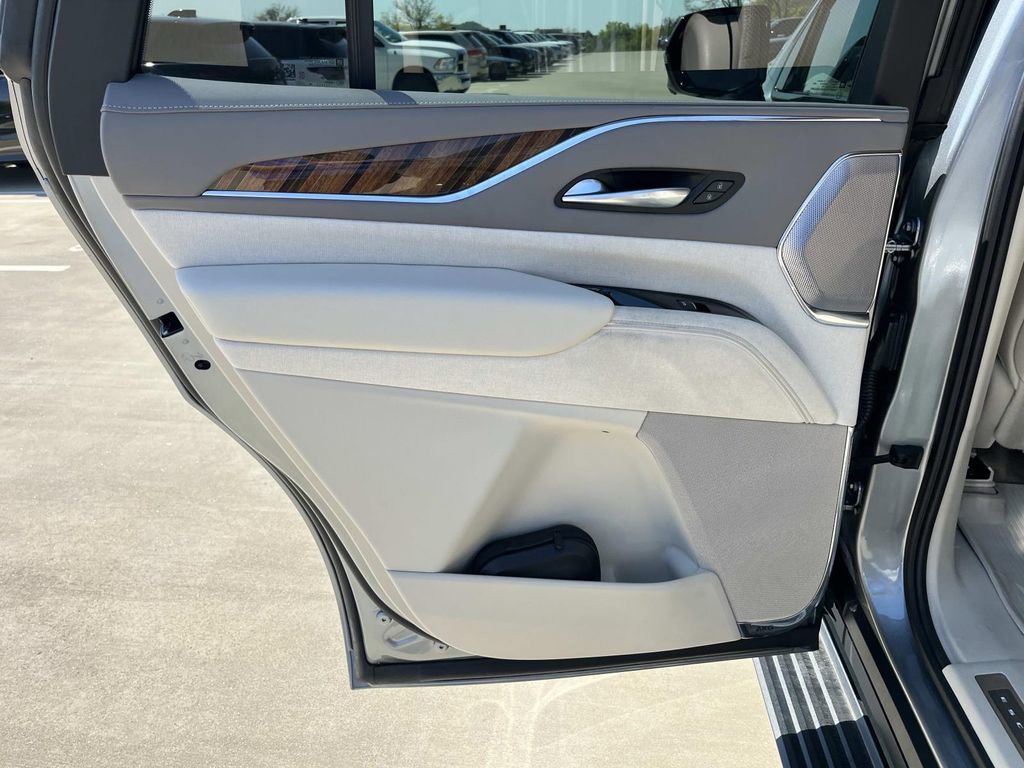 Certified 2024 Cadillac Escalade Sport Platinum w/ LPO, ONYX Package image 18