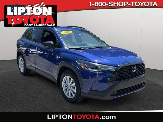 Certified 2025 Toyota Corolla Cross LE w/ Moonroof Package FWD image 1