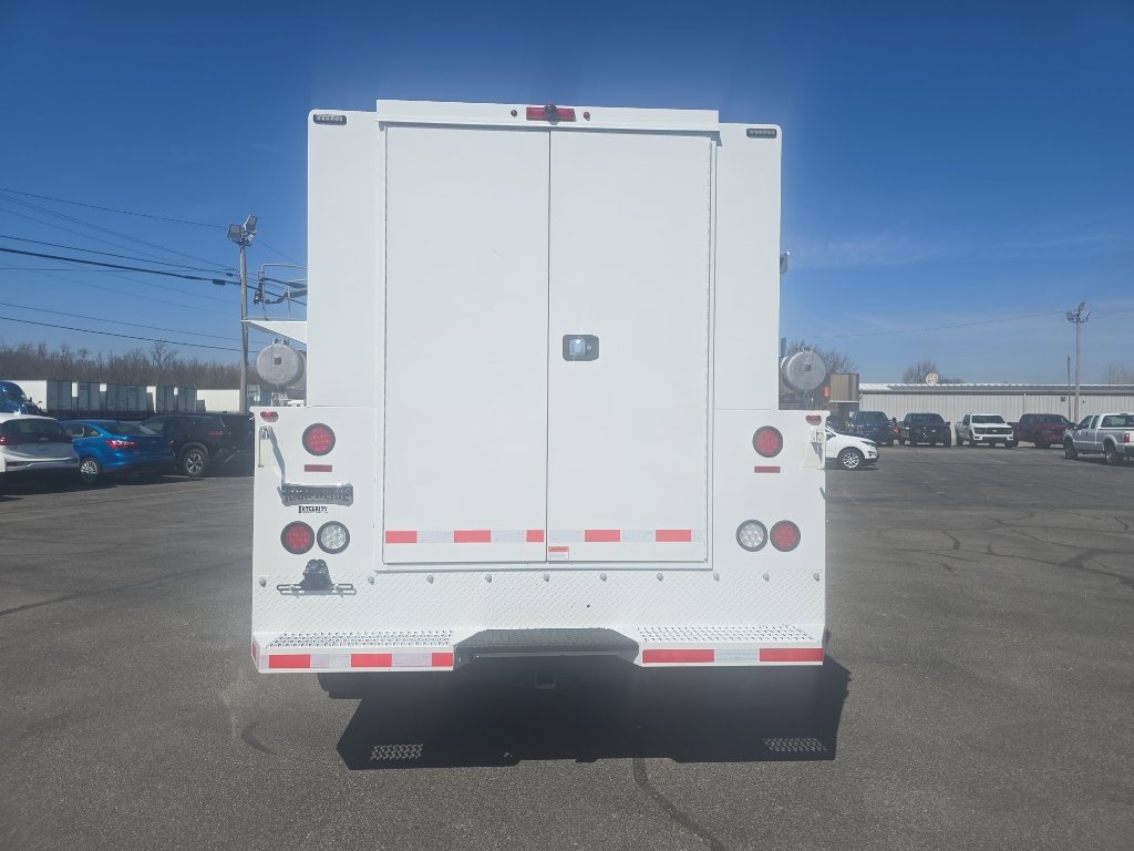 Used 2018 Ford F450 XL w/ Power Equipment Group image 4