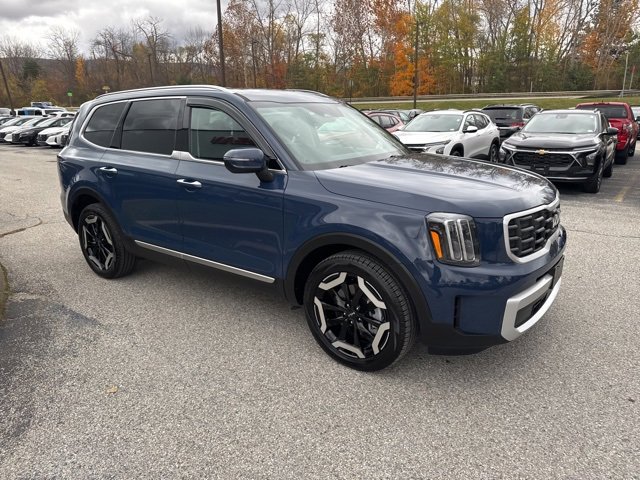 Used 2025 Kia Telluride S image 14