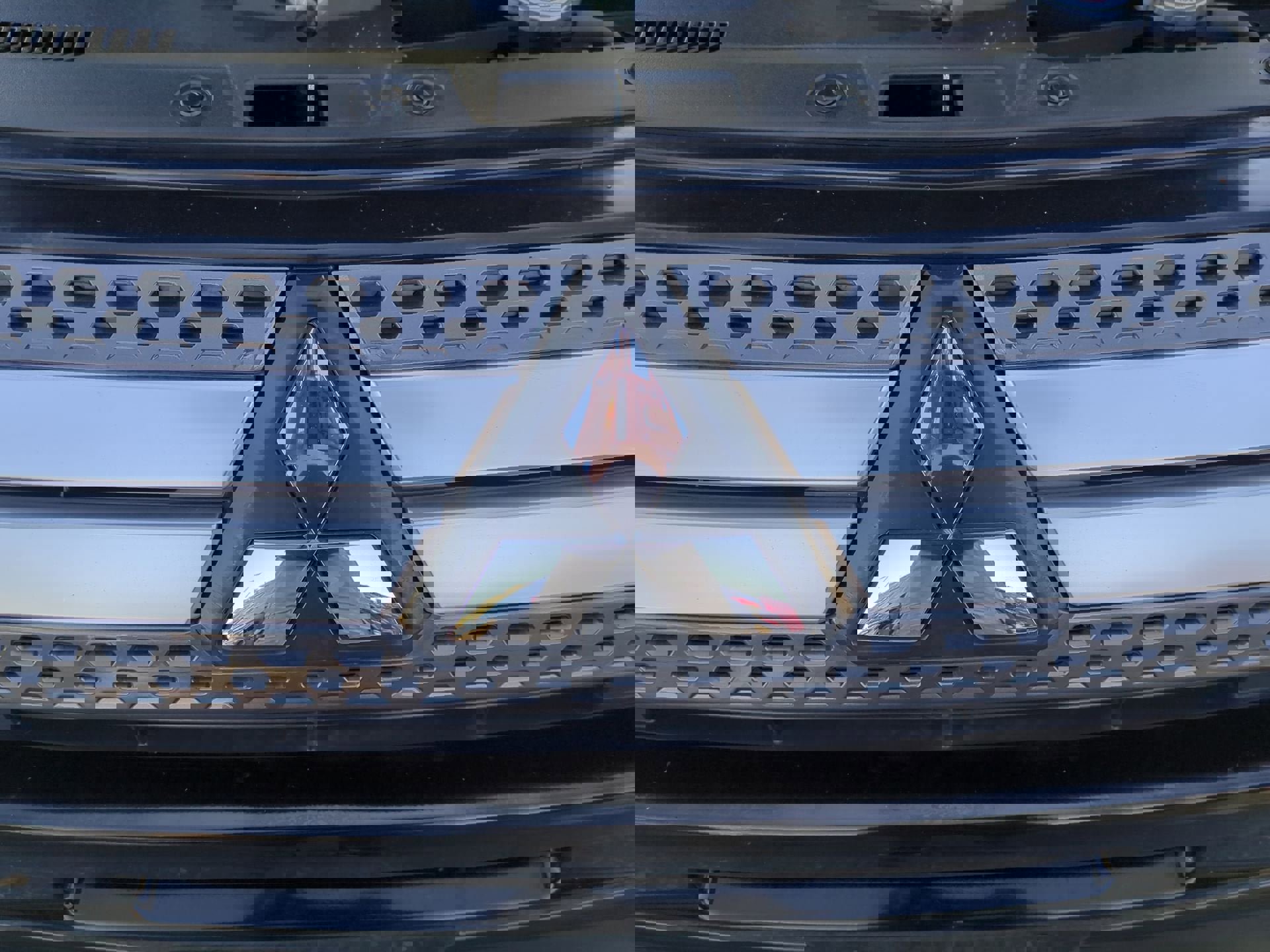 Used 2020 Mitsubishi Outlander ES image 30